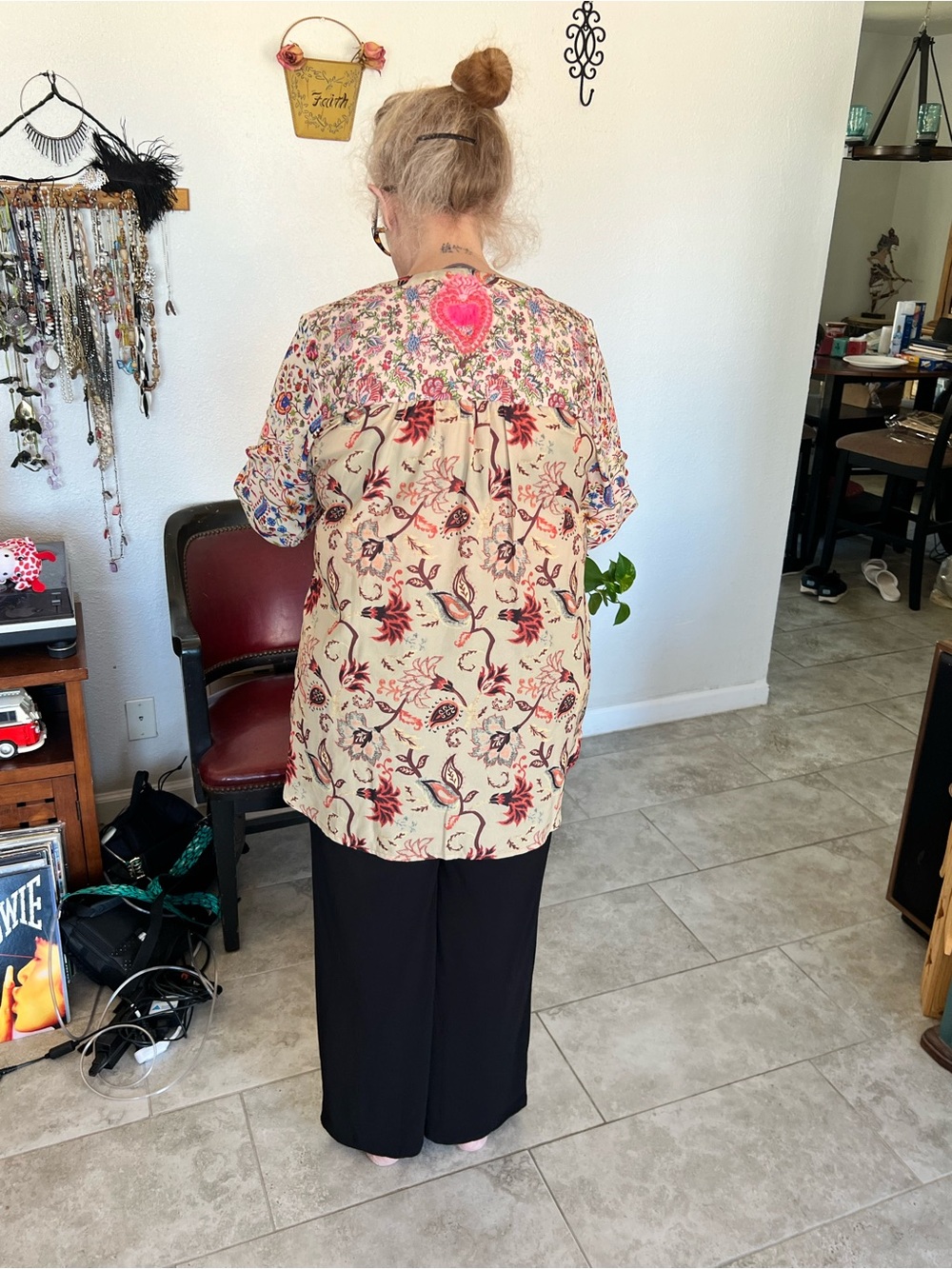 Antica Sartoria Floral Embellished Tunic - Pink Multi - Picture 4 of 11